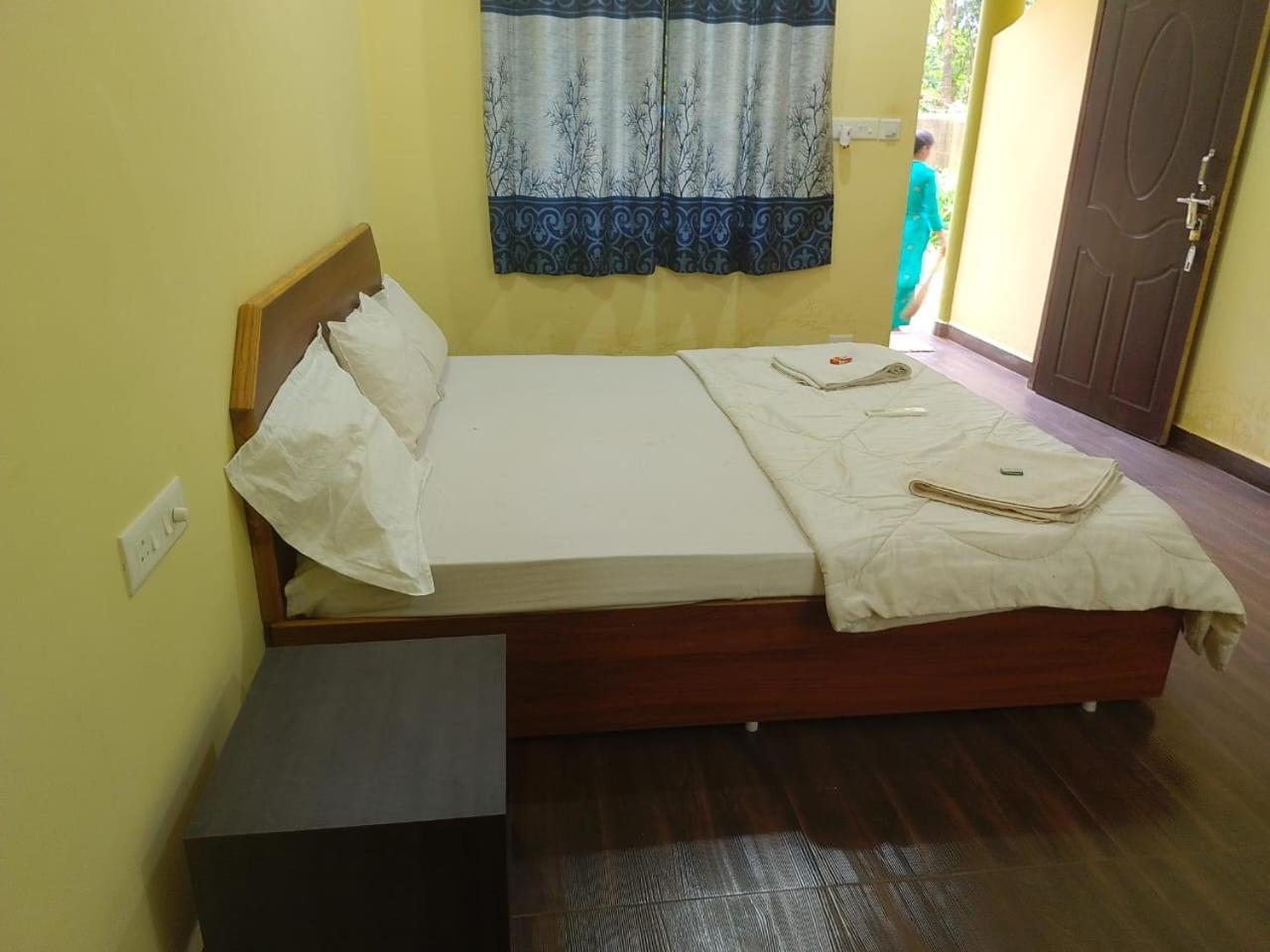 One Love Guest House Morjim Buitenkant foto